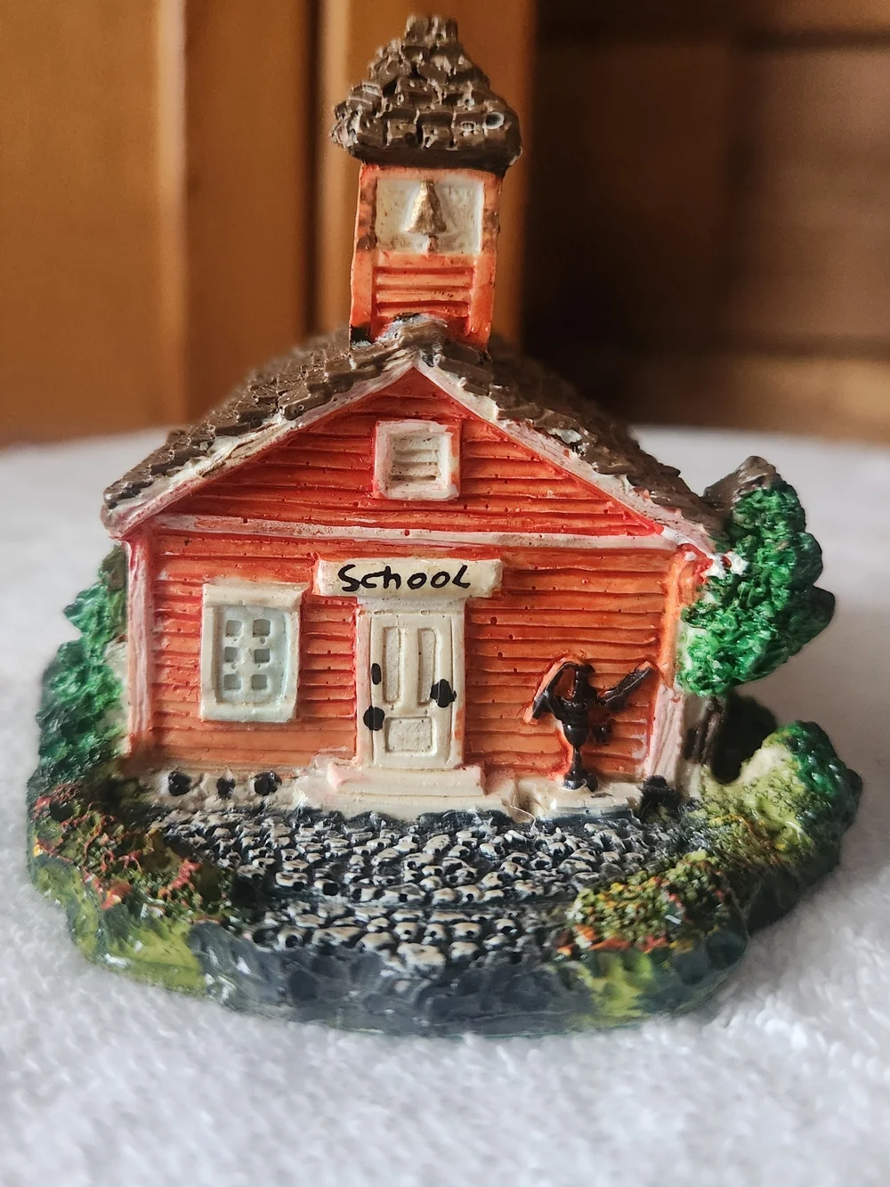 New England Miniature Dept 56 Orange/Red Schoolhouse VTG 1987 Holiday Village